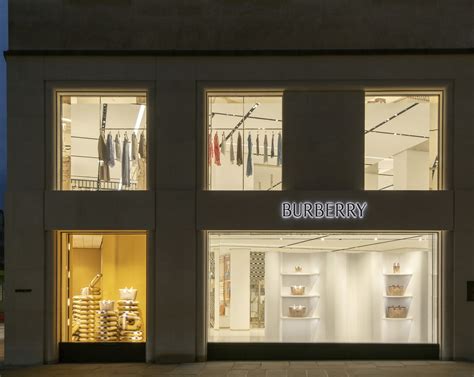 burberry paris flagship|Burberry bond street.